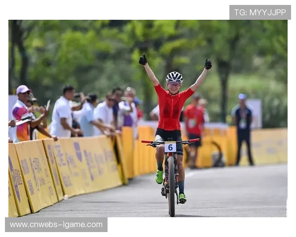 杭州青少年自行车赛按年龄分甲、乙、丙三组别竞技