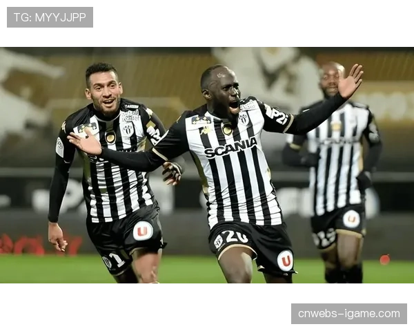 法甲积分榜竞争白热化，中游球队崛起打破巴黎长期垄断